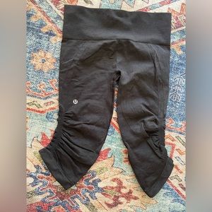 Lululemon In The Flow Crop II size 6